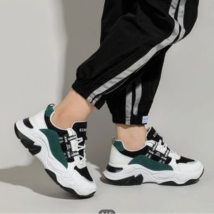 NWOB SHEIN • Tennis Shoes